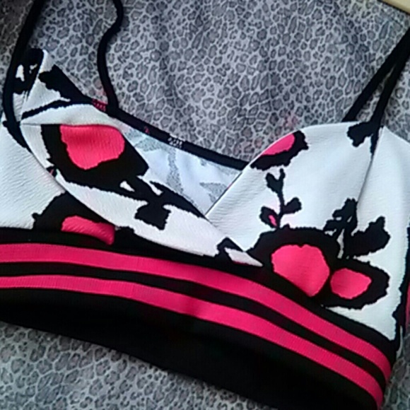 Red tan and black top - Picture 3 of 4